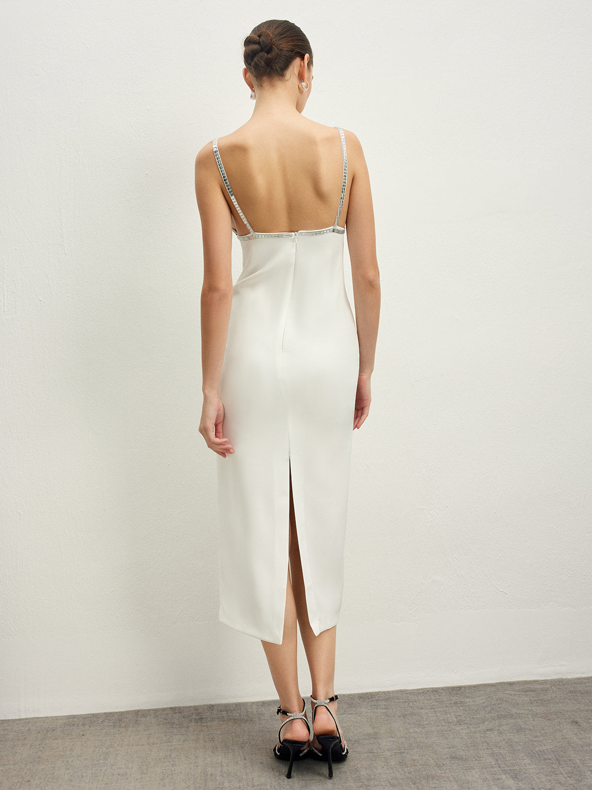 Metal Süslemeli Bölmeli Cami Elbise