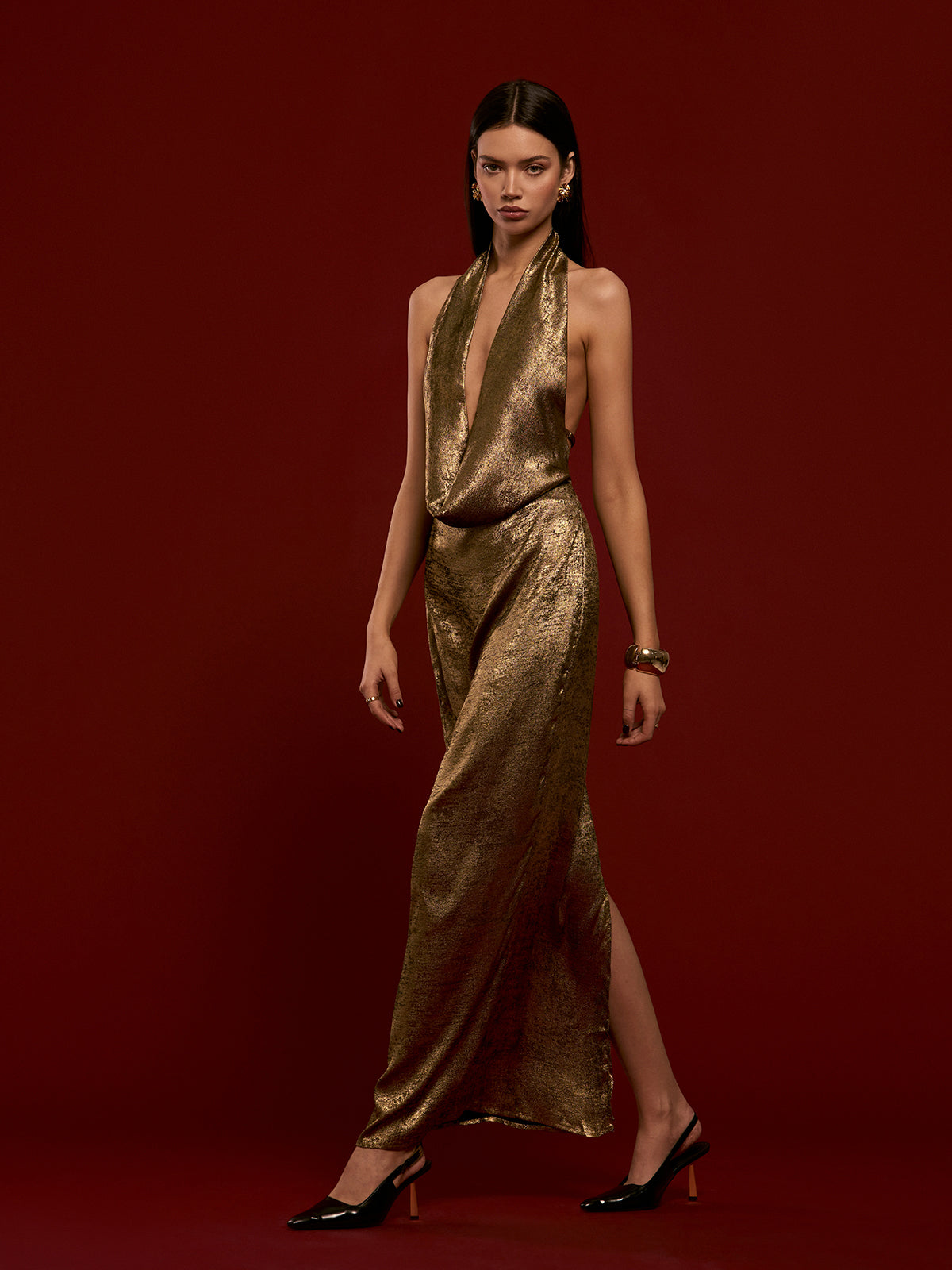 Sırtı Açık Fırfırlı Askılı Elbise